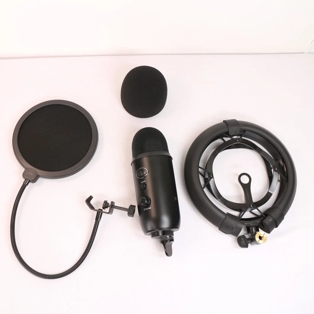 Blue Yeti A00121 888-000296 Condenser Microphone w/ Shock Mount TESTED Black USB